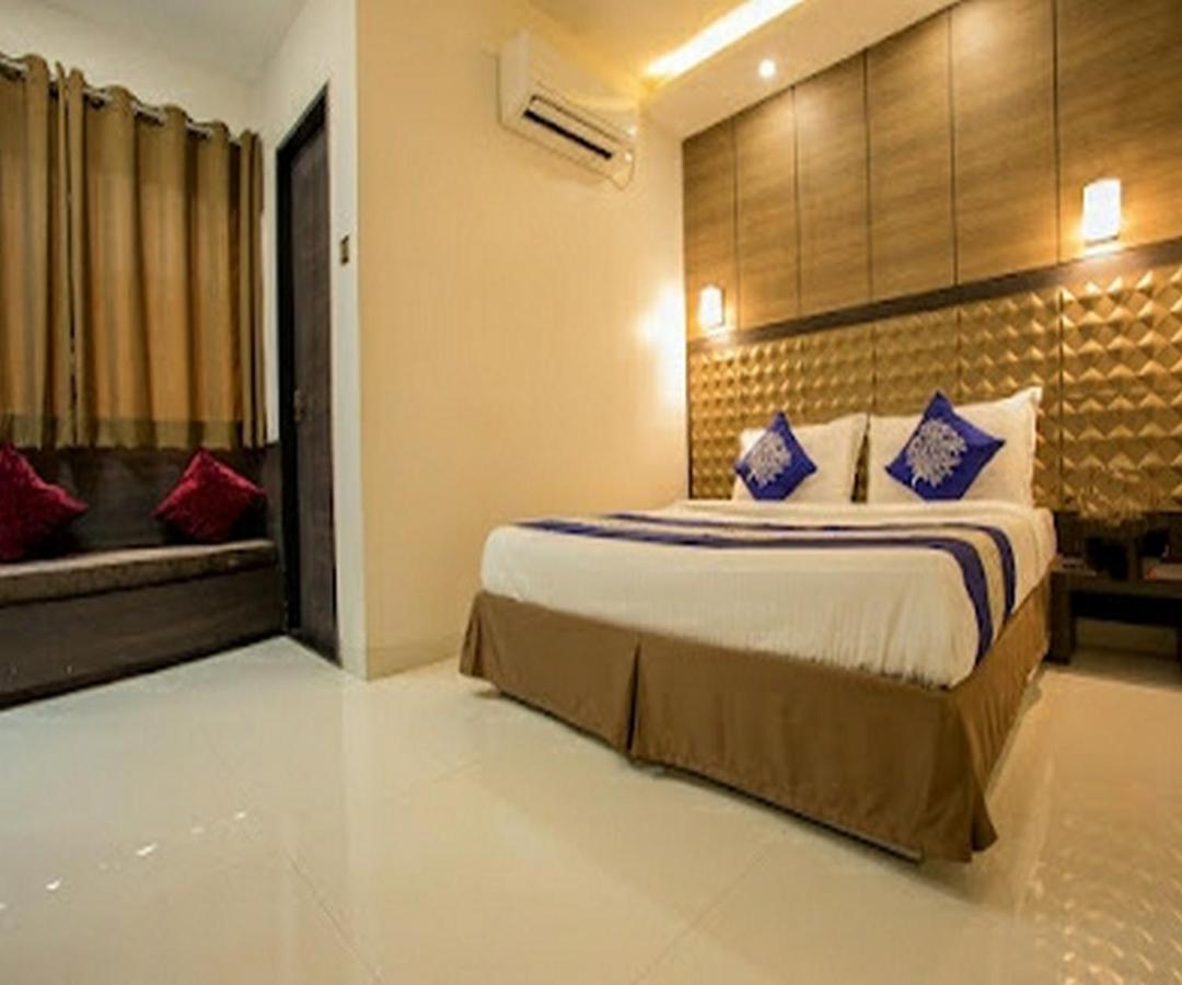 Cherrystay Kiran Inn Indaur Exteriér fotografie